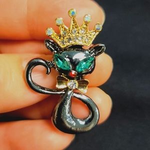 👑😻 Swarovski Crystal Queen Kitty Brooch